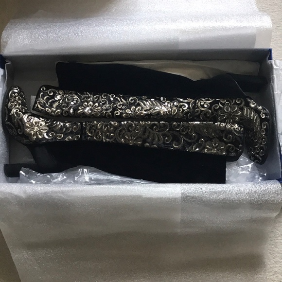 Stuart Weitzman To The Knee Boots - embroidery - Picture 5 of 8